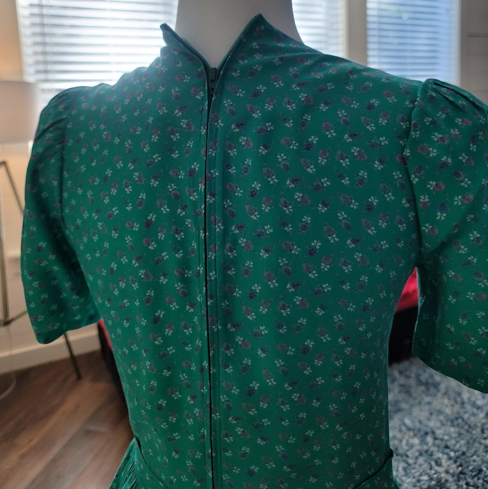 Dress - Picture 3 of 5